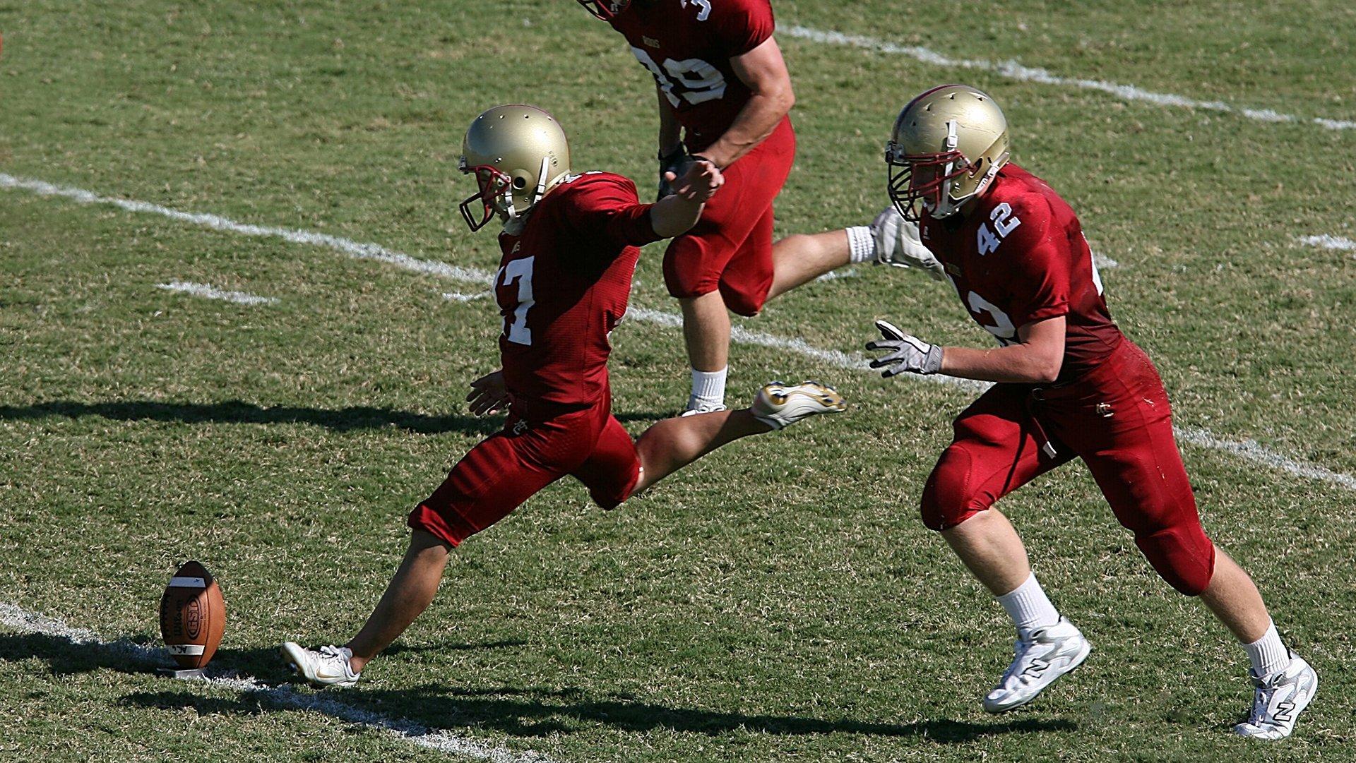 天才新星上演帽子戏法,助球队豪取三连胜