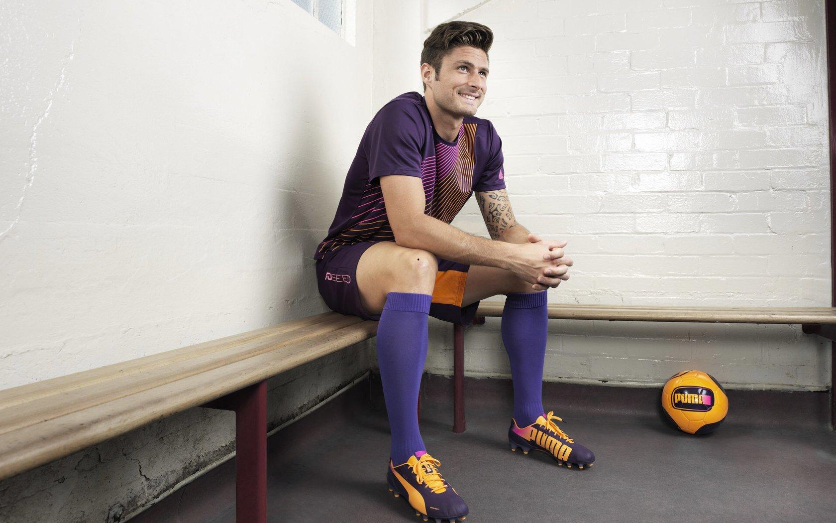 天才新星上演帽子戏法,助球队豪取三连胜